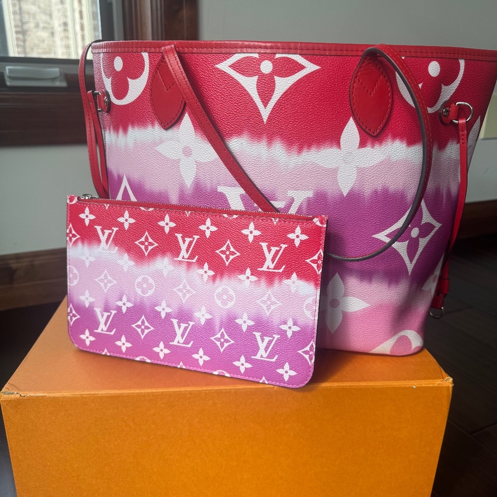 Louis Vuitton Neverfull Escale MM Rouge with Pochette